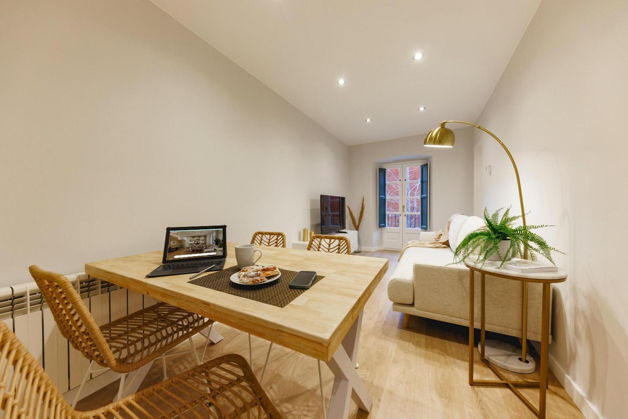 Bravissimo Apartaments Mora 4 Жирона Экстерьер фото